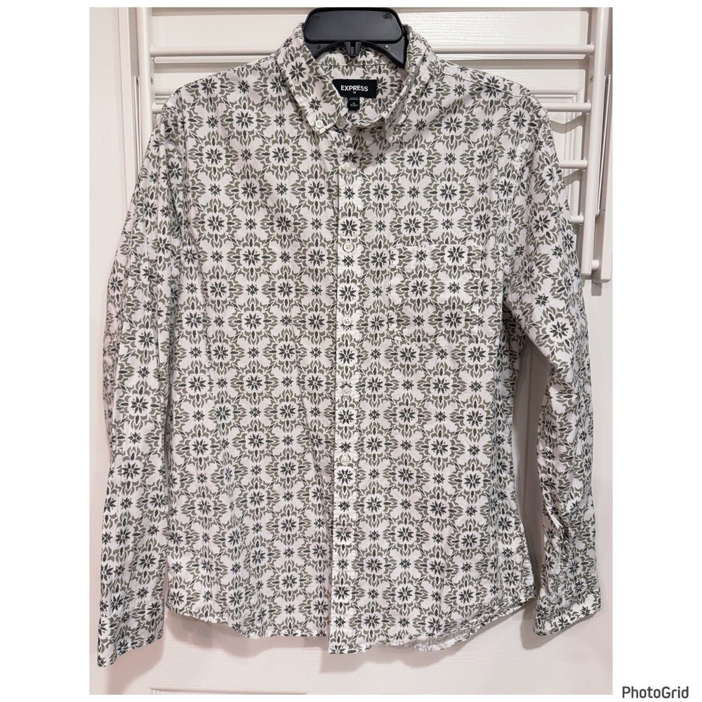 Express Medium 15-15.5 White Green Button Up Preppy Workwear Going Out